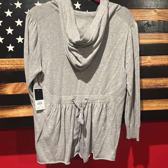 RARE RUFFLE BACK HOODIE - Picture 6 of 9